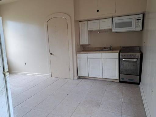 $700 / 300ft2 - Cute, small studio apt in gated complex (Garden District)63791993105025122