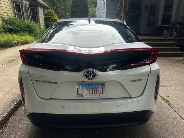 2021 Prius Prime Limited 4d - excellent condition - $22,500 (Champaign)63625035170177122