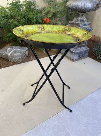 FOLDING PAINTED TOLE ROUND TOP PATIO TABLE 1