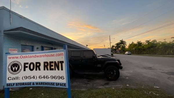 300 sqft Warehouse spaces Oakland park 1