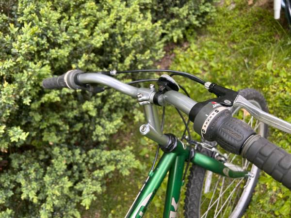 18 pulgadas Trek 800 Sport de 21 velocidades - $180 (Ridgefield, Connecticut)63470439210627122