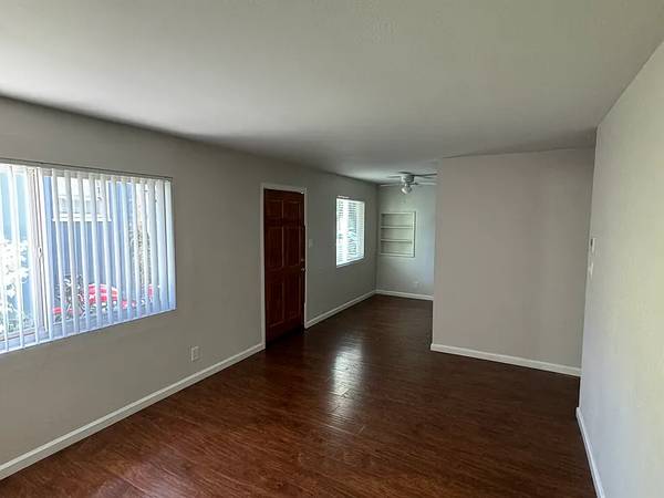 $610 / 1br - 700ft2 - *Apartamento de 1 dormitorio en Midtown con aire acondicionado central y estacionamiento – 1509 27th St #2✔ (Sacramento)63790713980291122