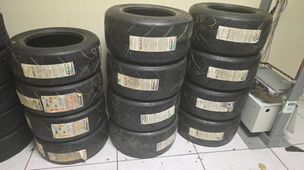 AVON COOPER Race tires 1