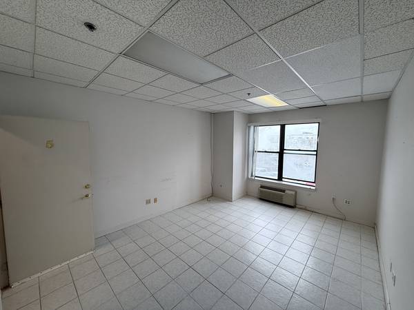 $800 Brighton Center - Oficina en alquiler - Ideal para profesionales de servicios (Brighton Center)63655252248067123