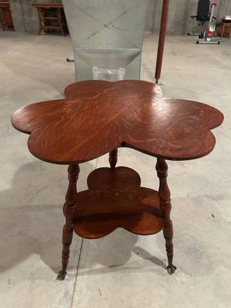 Antique Clover Table 1