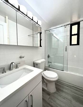 $5,850 / 1br - Large Renovated Doorman 1br on Central Park Block/W 60s (Upper West Side)63827342668931122