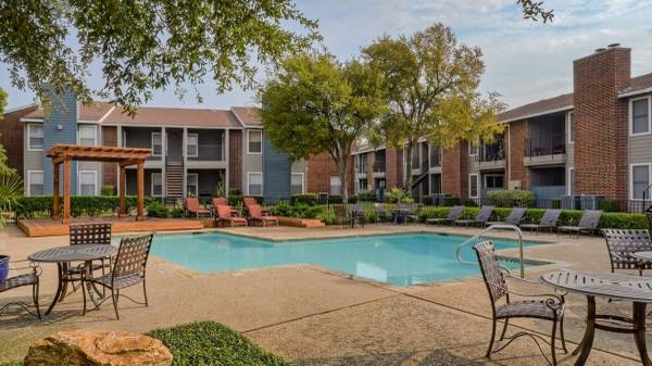 $2,040 / 3br - 1310ft2 - Spacious Closets, 3 Parks Within Minutes, Additional Storage Available (595 S Old Orchard Ln, Lewisville, TX)63936225142274123
