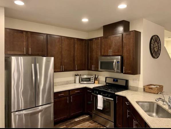 $900 Room for rent in newer home! Resort style community! (Southern highlands)63907026608259120