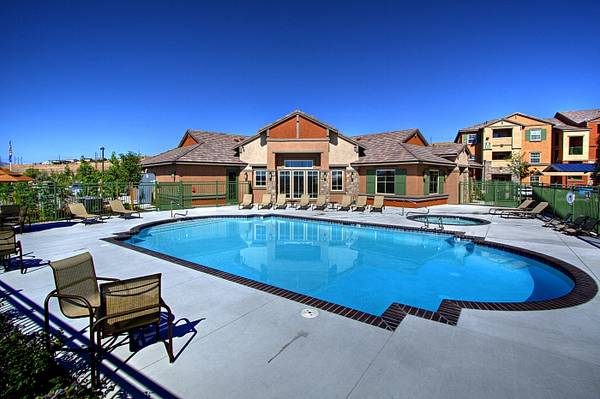 $1,795 / 2br - 1110ft2 - ¡Eleve su estilo de vida en The View Apartments!63682273221889122