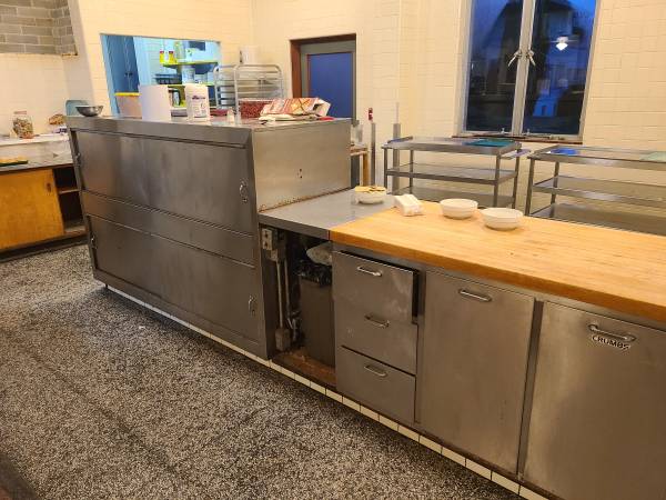 Various commercial kitchen equipment cheap, please read all 1