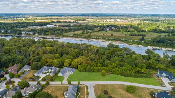 $230,000 / 80367ft2 - Vendiendo 1.84 acres impresionantes (3199 Riverwood Court) (Perrysburg)63836550694915123