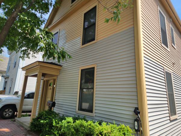 Fully insured carpenter with crew willing to travel 1