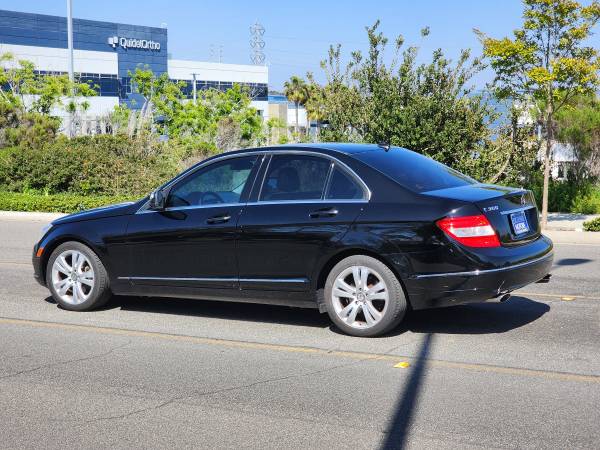2009 Mercedes-Benz C300 - $10,500 (Sorrento Valley)63616056114691123