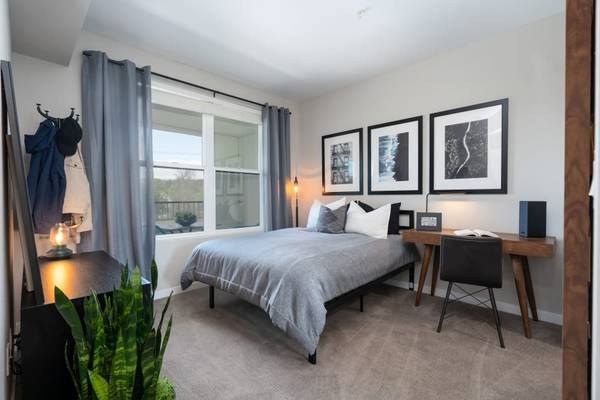 $5,052 / 2br - 1096ft2 - 2 bedroom, Located in Burlingame, Walk-In Closets (burlingame)63938498292611120