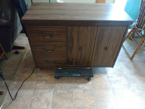 Sewing machine cabinet 1