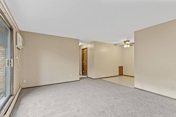 $1,095 / 2br - 750ft2 - Disponibilidad de 2 habitaciones, ¡llame hoy! - Wexford Commons (Minneapolis)63868700855425121