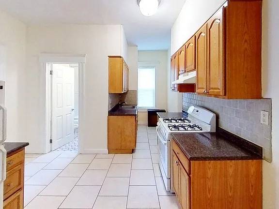 $921 / 1br - Clean One Bedroom Close to UC Berkeley Campus (berkeley north / hills)63935454464131122