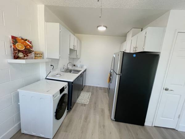 $1,495 / 2br - 700ft2 - Get $200 Off! Private Covered Balcony and In-Unit Laundry! (Aloha)63842022419587121