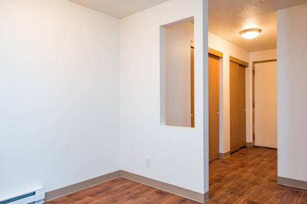 $1,421 / 2br - 792ft2 - Woof! Bark! Meow! Pets Allowed Here! Check us out! (Gresham - North Central)63831397649665121