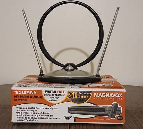 Magnavox DTV Digital to Analog Converter - HDTV Amplifier Antenna 1