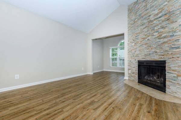 $1,808 / 1br - 654ft2 - Shimmering Swimming Pool, Pantry, Microwave (8017 Ashberry Ln, Pasadena, MD)63694927118465124
