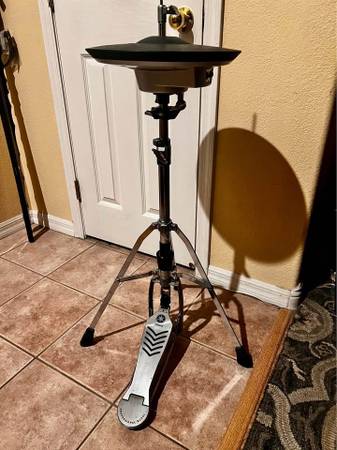 Yamaha RHH130 Electronic HiHat with stand & Pedal 1