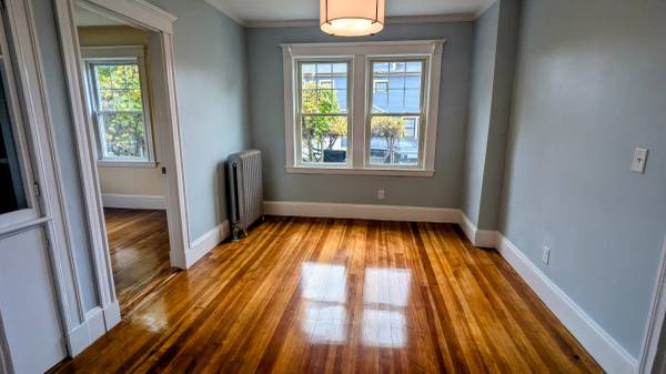 $2,600 / 2br - *NO FEE* Renovated Apt / Driveway Parking/Available NOW/Great Location (Watertown)64194266341761121