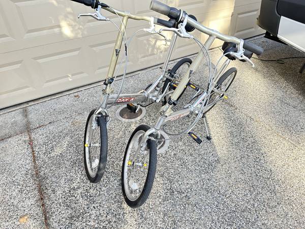 Pair of Dahon Helios 20
