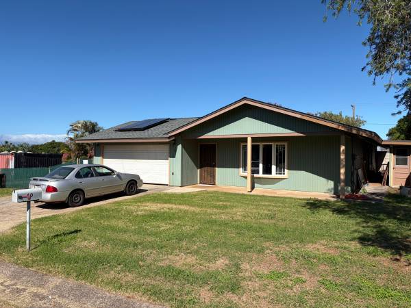 3 Bed/2 Bath with Garage 1