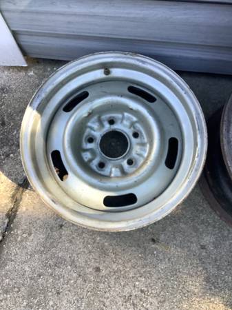 Corvette rally Wheel DC - $100 (Germantown,Ohio 45327, Montgomery Co.)63443911160321128