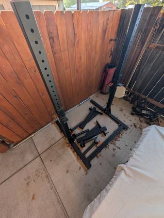 squat rack 1