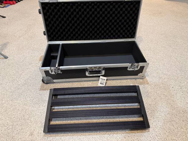 Pedal Train Jr. Max with Flight/Tour Roller Case 1