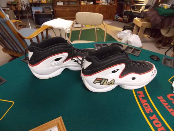 Grant Hill autographed and game worn Shoes 1