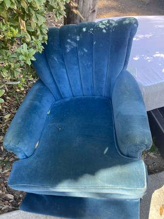 Comfy blue chair 1