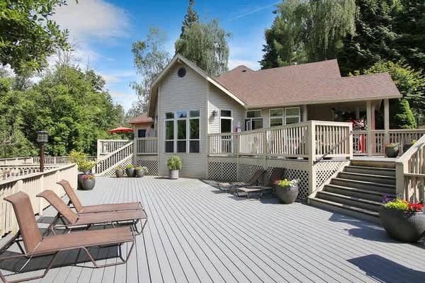 $1,950 / 2br - 932ft2 - European-Style Fixtures and Faucets, Dishwasher, Covered Parking (12200 SE McLoughlin Blvd, Milwaukie, OR)63914741261955124
