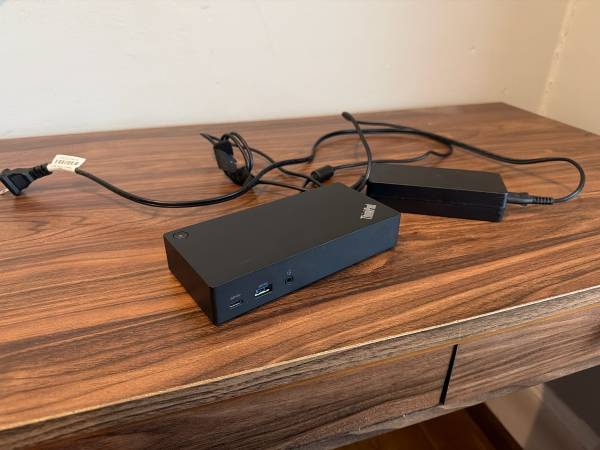 Lenovo ThinkPad docking station 1