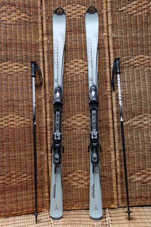 Atomic Skis downhill 160 cm, atomic bindings & Poles adults size $135 1