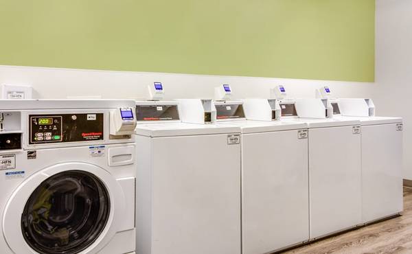 $227 / 1br - Save Big with Flexible Living Solutions! (4624 East Fwy, Baytown, TX)63924043303810124