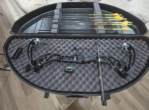PSE EVO EVL 32 Compound Bow 1