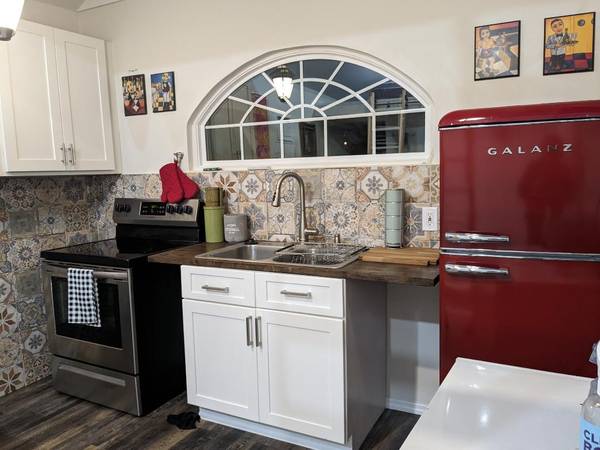 $75 / 1br - 250ft2 - COOL TINY HOUSE LOFT SPACE -  A WALK TO THE BAY! 10 MIN TO DOWNTOWN (ST PETERSBURG)63991085759106122