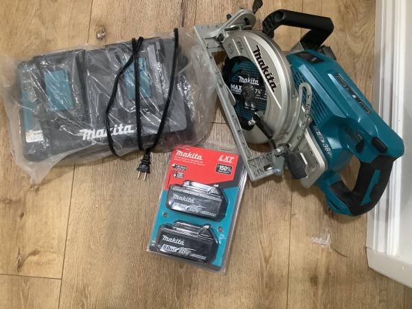 MAKITA 36V CIRCULAR SAW WITH BATTERIES AND CHARGER 1