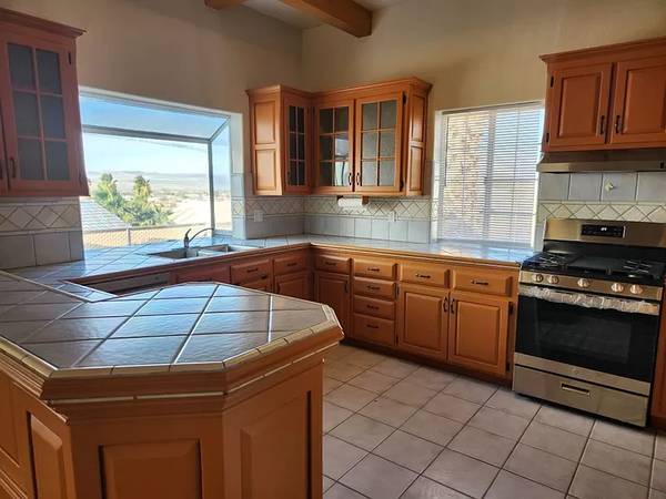 $2,100 / 3br - Fort Mohave - 3br 2bath House for rent (Fort Mohave)63618517509635122
