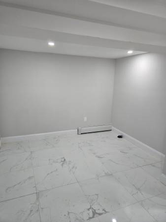 $2,000 1 Bedroom for rent  (Lower level)- 171 st (Queens)63788385044737120
