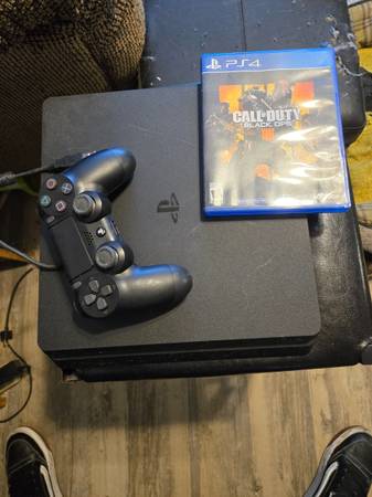 playstation 4 One game and One controller 1