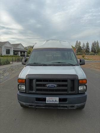 2008 Ford Econoline E250 Van - Photo 2