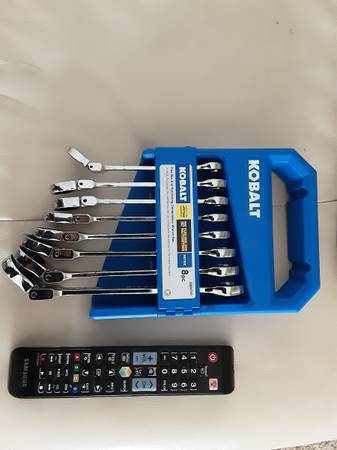### BRAND NEW KOBALT 8PC METRIC FLEX BOX END RATCHETING WRENCH SET *** 1