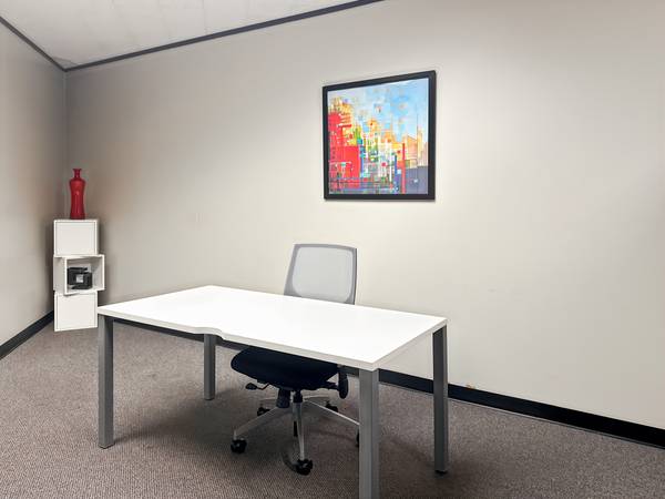 $378 Espacio de Oficina Privada – Términos Flexibles, Excelentes Comodidades, ¡Listo para Mudarse!63792221313411120