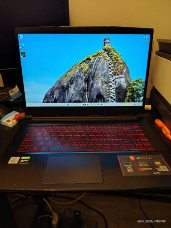 MSI Gaming Laptop, needs charger 1