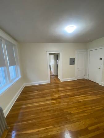$2,450 / 2br - 650ft2 - Sunny Rooms, hardwood floors, eat-in-kitchen, on Trolley avail. now! (Allston - Brookline Line)63996691853187120
