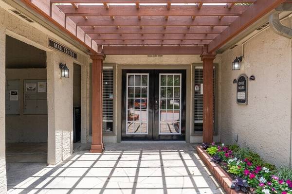 $1,475 / 2br - 1012ft2 - Freezer, Sprinkler System, Ceiling Fans (1450 N Watson Rd, Grand Prairie, TX)63796578603393123